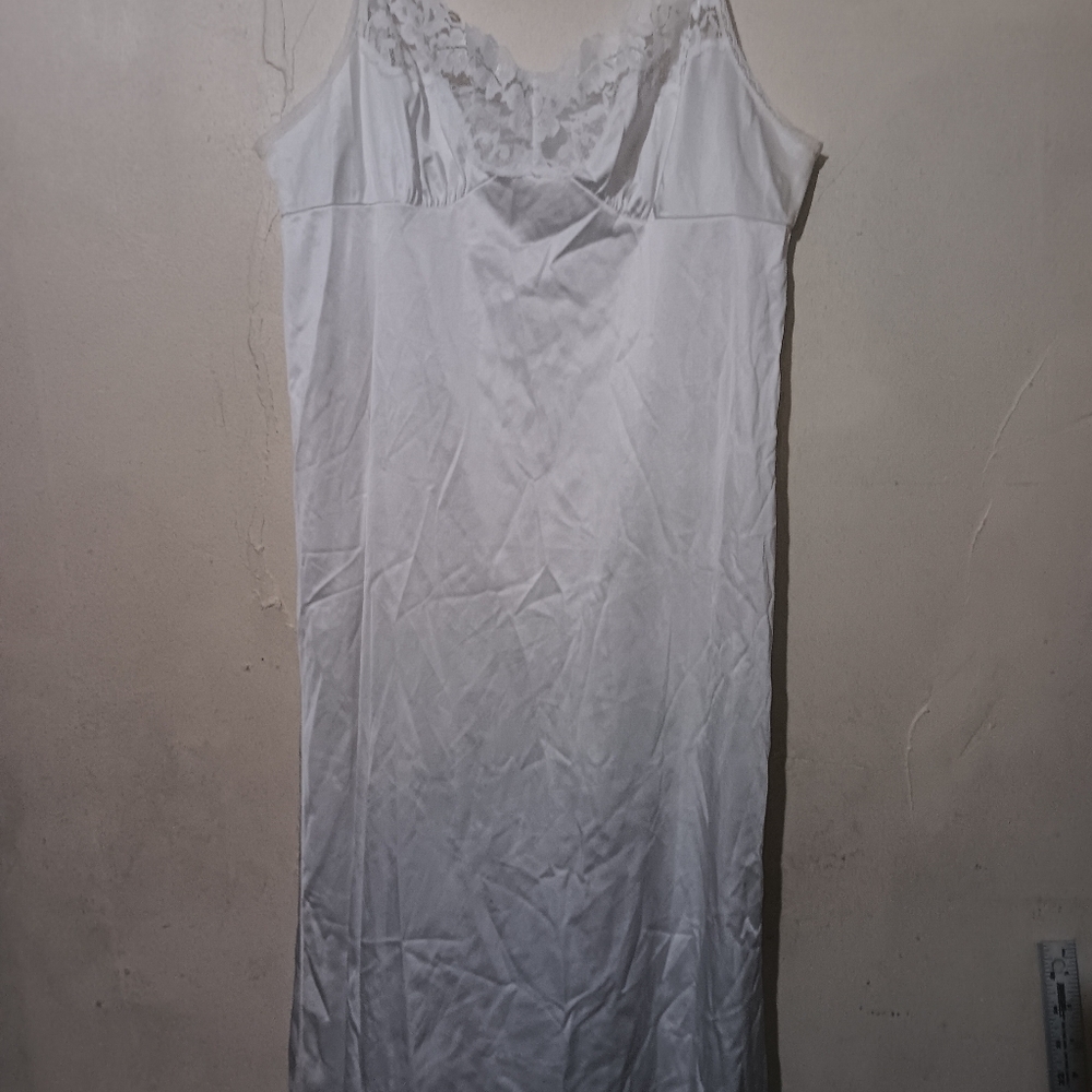 Women's Vintage Vassarette white lace silk slip nightgown size 36,26,42